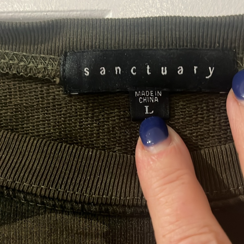 Sanctuary Camo Crewneck Cold Shoulder Long Sleeve Top Size L - Picture 2 of 5